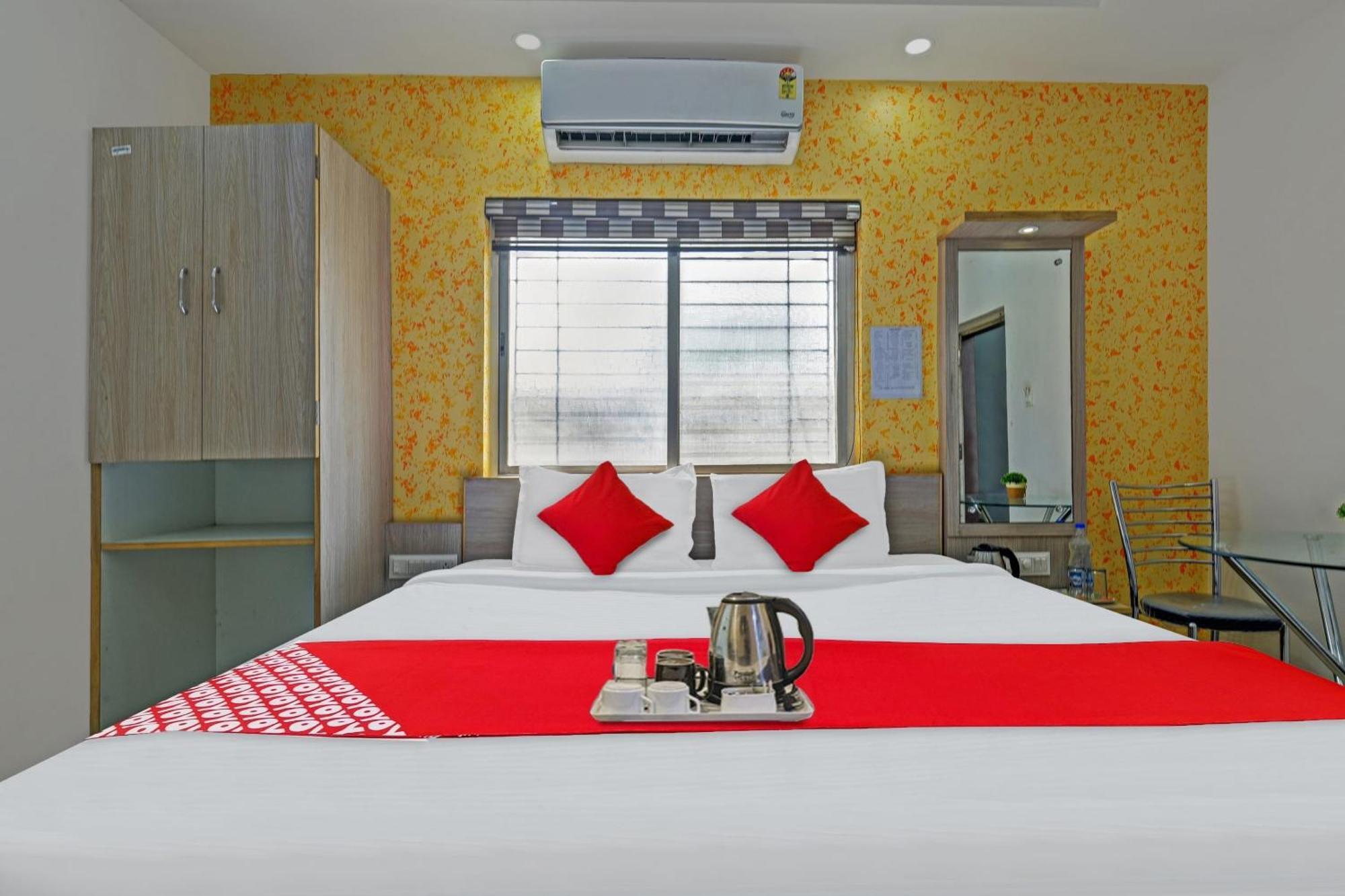 Super Oyo Hotel O Aura Hotel Rajdhani Residency รานจี ภายนอก รูปภาพ