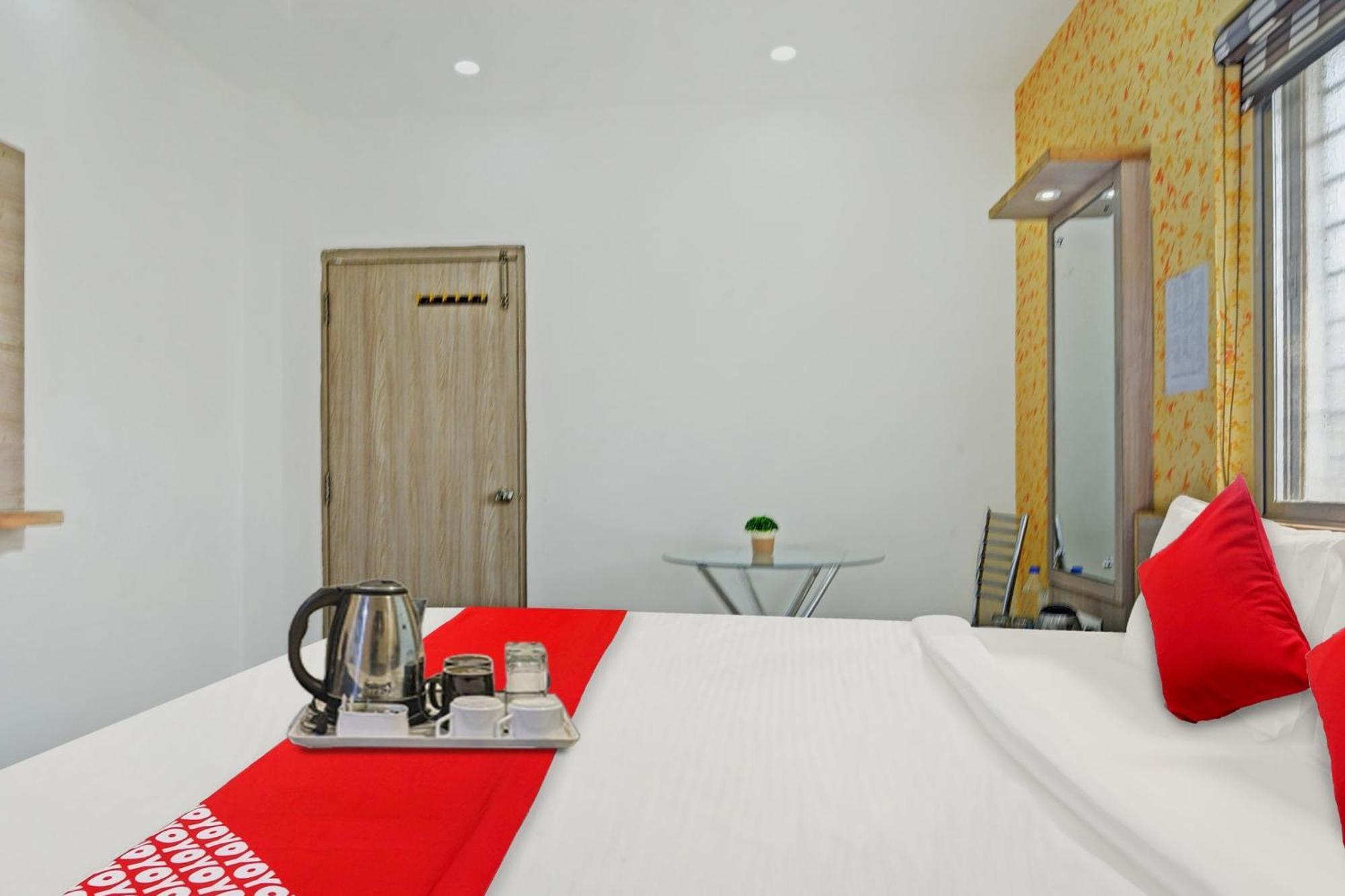 Super Oyo Hotel O Aura Hotel Rajdhani Residency รานจี ภายนอก รูปภาพ