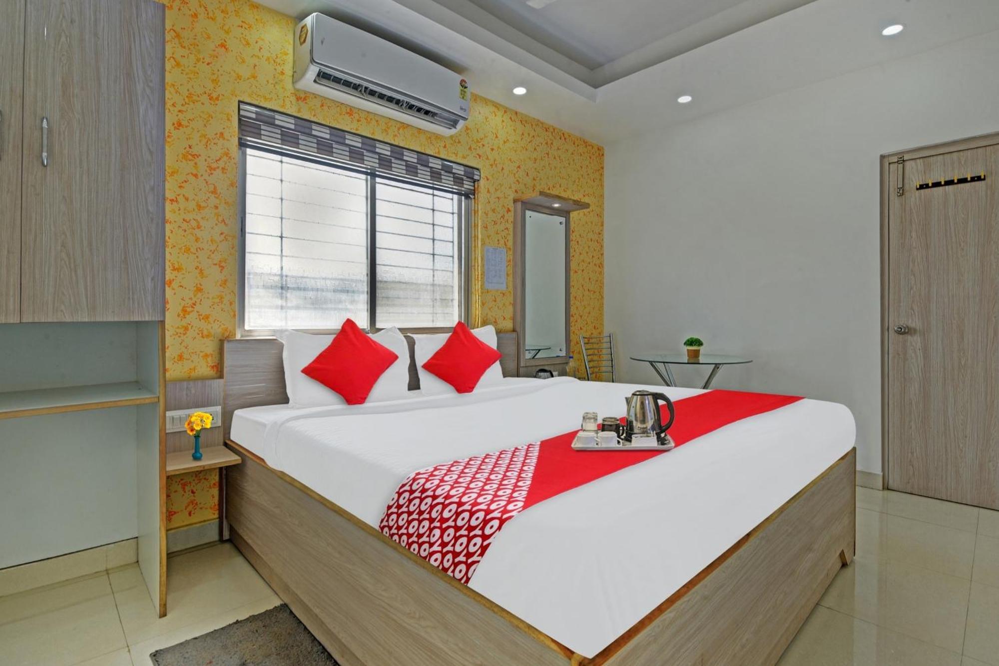 Super Oyo Hotel O Aura Hotel Rajdhani Residency รานจี ภายนอก รูปภาพ